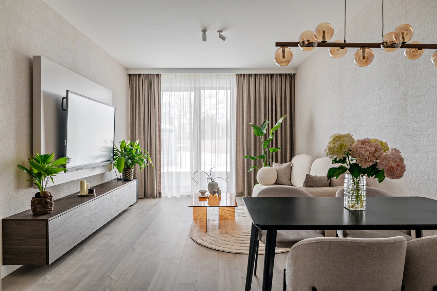 Miękka strona nowoczesności – mieszkanie na warszawskich Bielanach